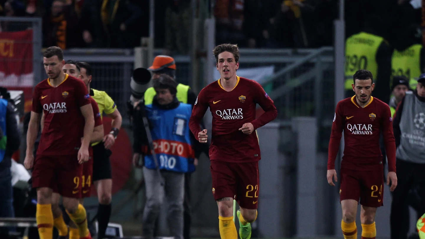 Zaniolo celebra uno de sus dos goles ante el Oporto Zaniolo celebra uno de sus dos goles ante el Oporto