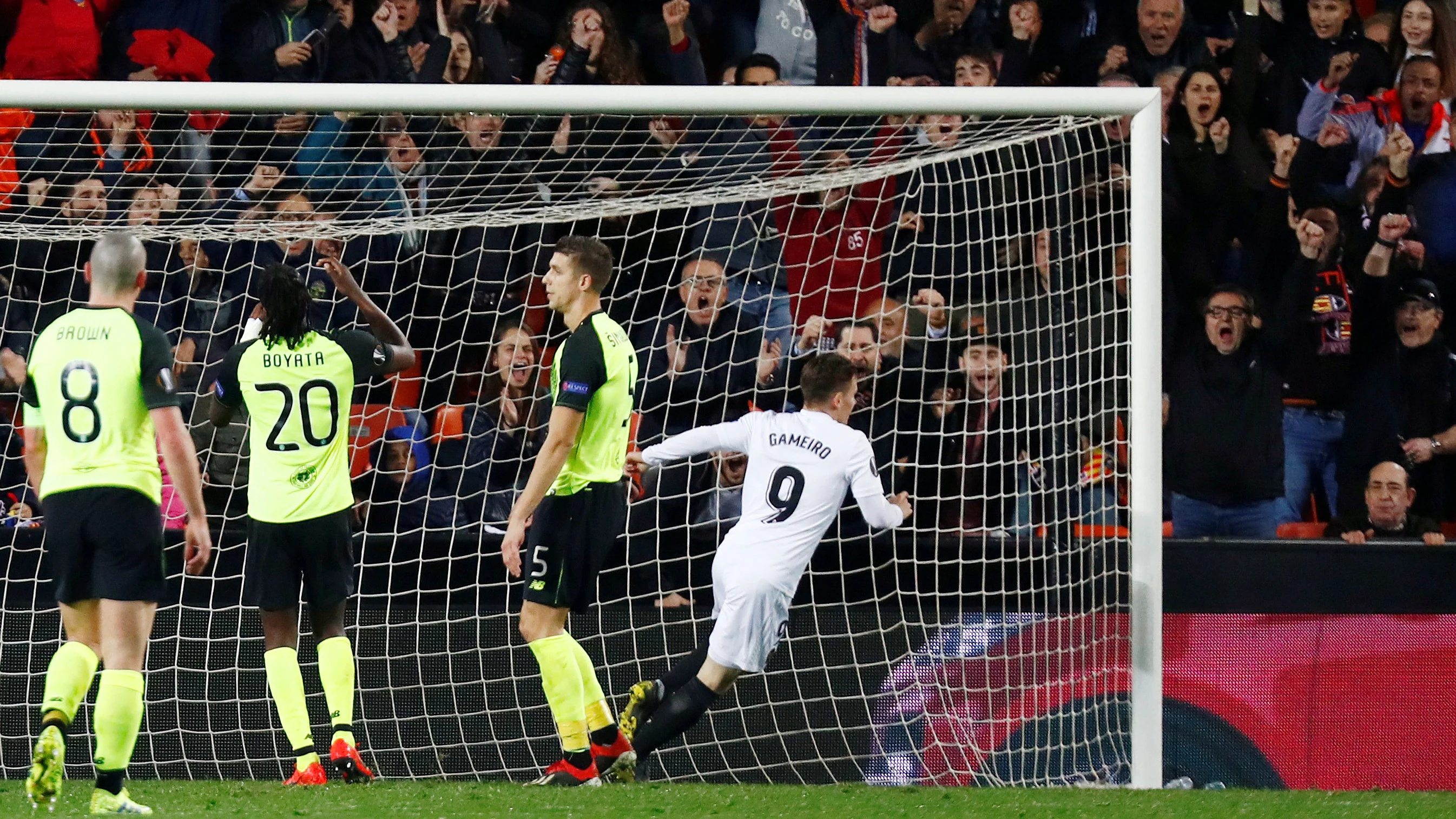 Kevin Gameiro celebra su gol ante el Celtic