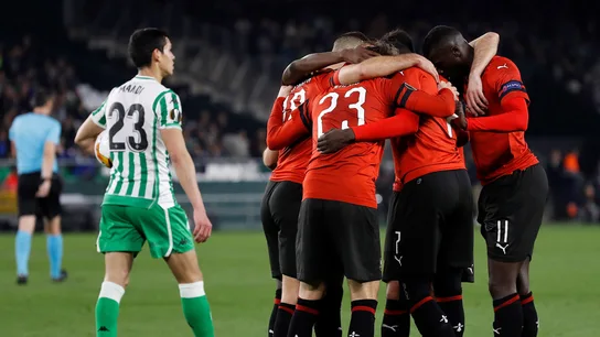 Los jugadores del Rennes celebran un gol en el Benito Villamarín Los jugadores del Rennes celebran un gol en el Benito Villamarín