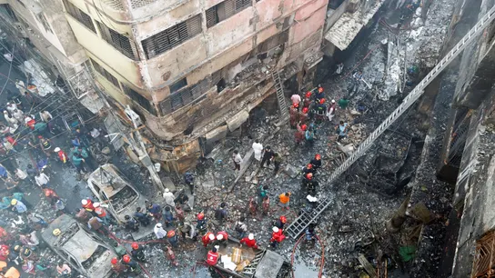 Imagen de uno barrio del casco antiguo de Dacca, en Bangladesh, tras el incendio Imagen de uno barrio del casco antiguo de Dacca, en Bangladesh, tras el incendio