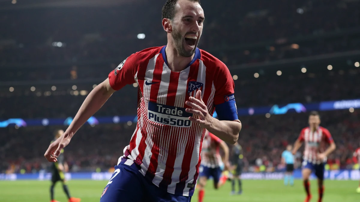 Diego Godín celebra un gol