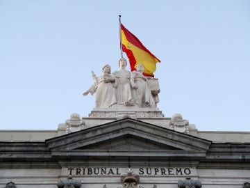 Detalle de la fachada del Tribunal Supremo Detalle de la fachada del Tribunal Supremo