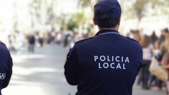 Agentes de la Policía Local de Elche. Agentes de la Policía Local de Elche.