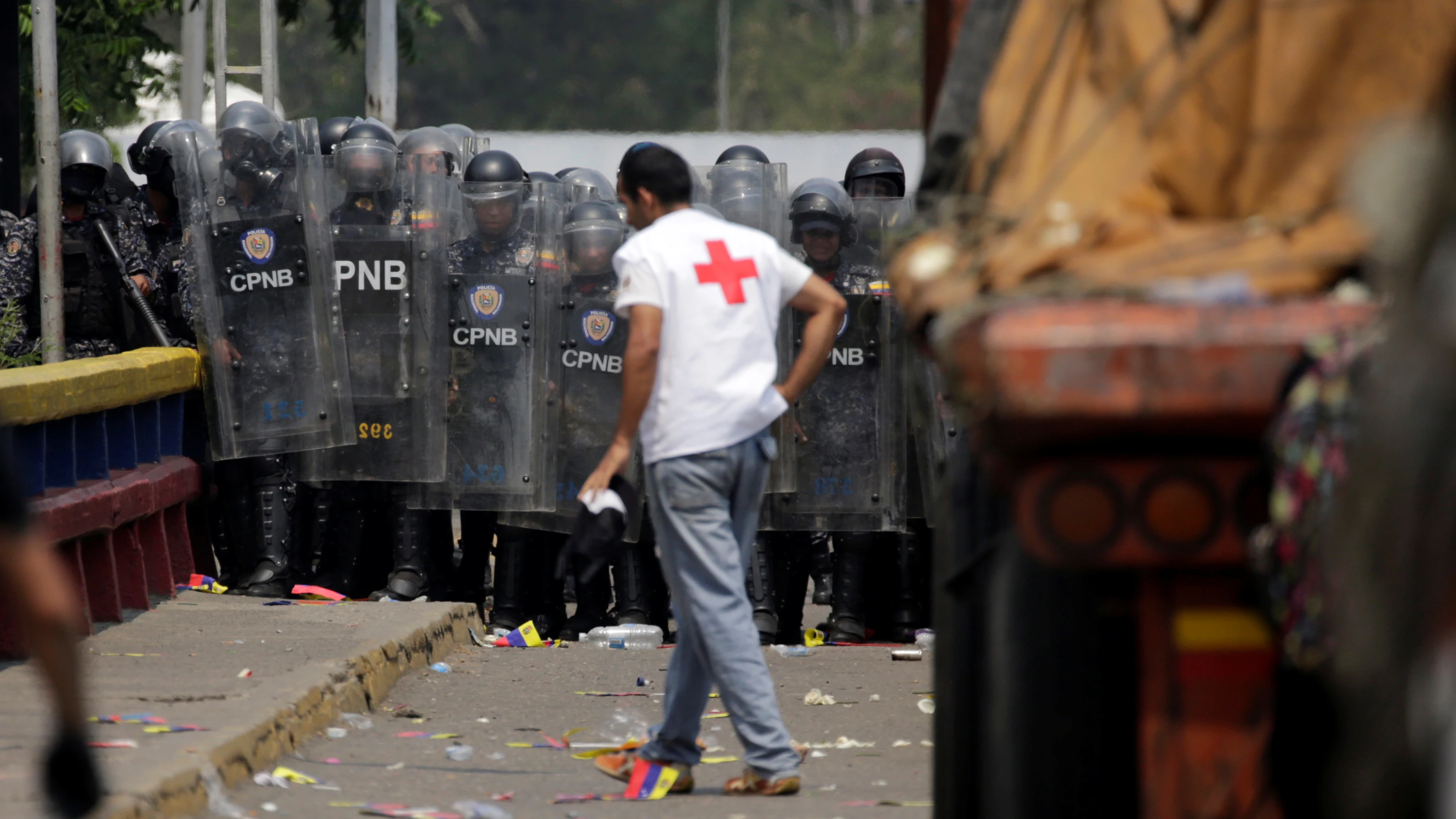  Las fuerzas de seguridad de Venezuela bloquean el puente Francisco de Paula Santander en la frontera entre Colombia y Venezuela