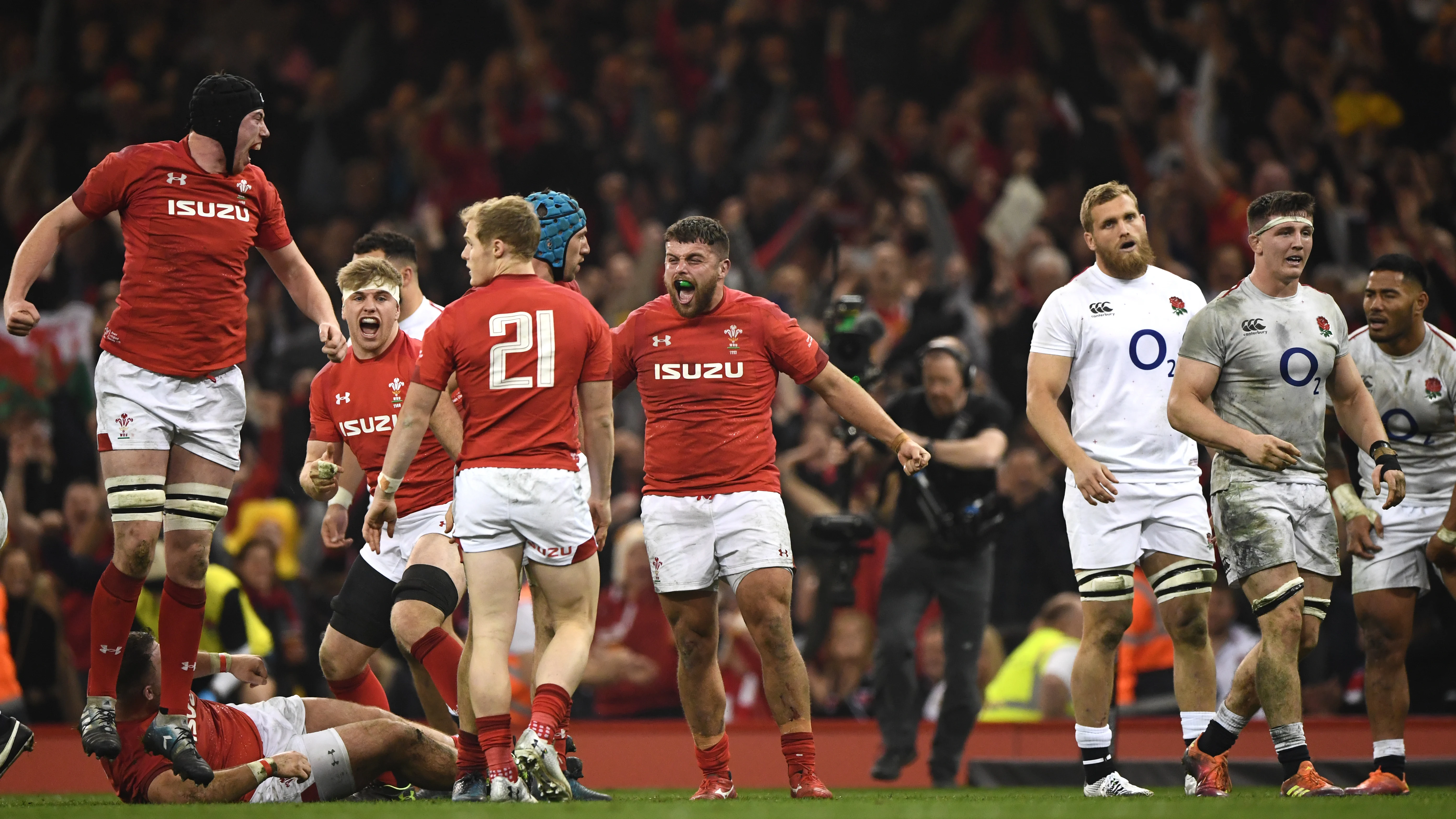 Los jugadores de Gales celebran el triunfo ante Inglaterra