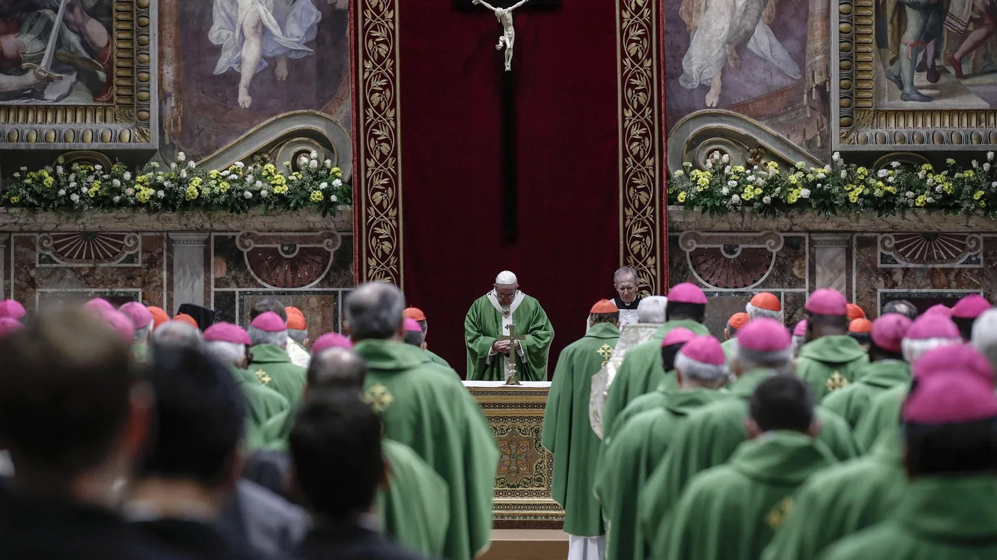 El papa Francico durante la cumbre de la Iglesia El papa Francico durante la cumbre de la Iglesia