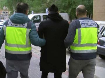 Detenido por difundir vídeos sexuales en webs pornográficas Detenido por difundir vídeos sexuales en webs pornográficas