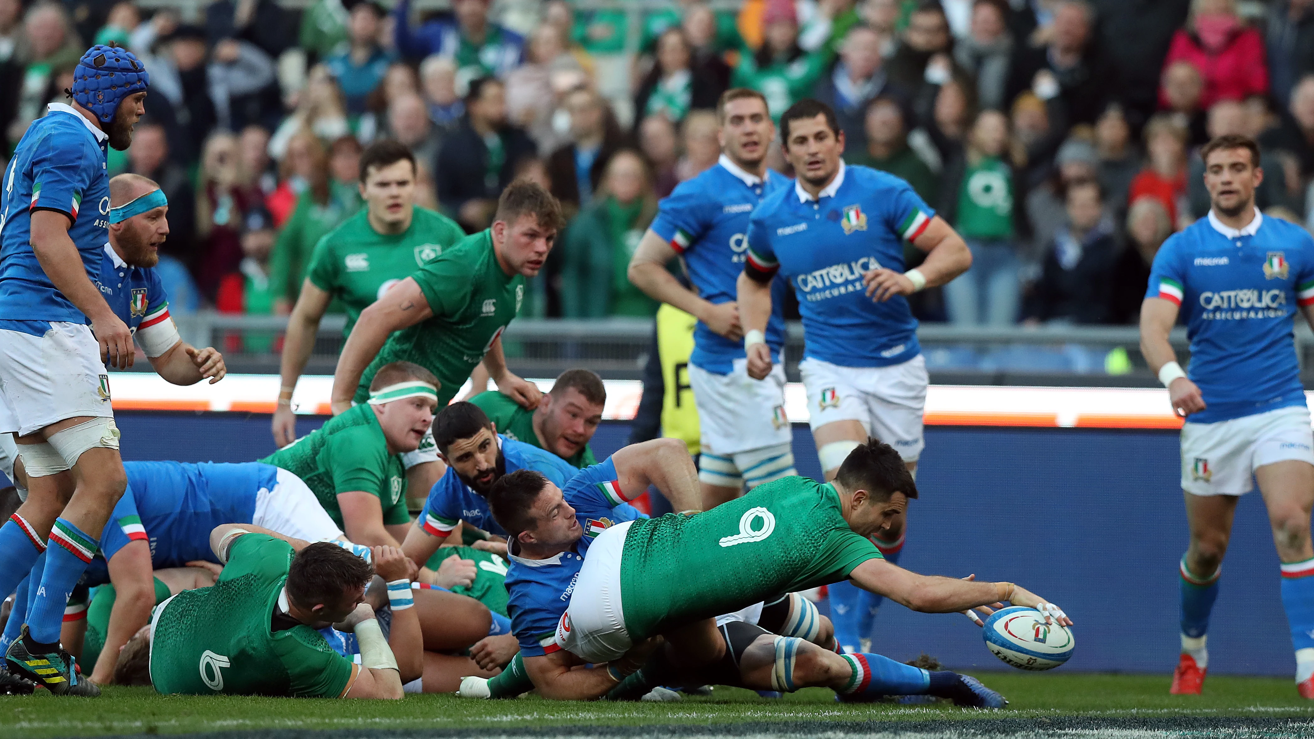 Conor Murray ensaya ante Italia