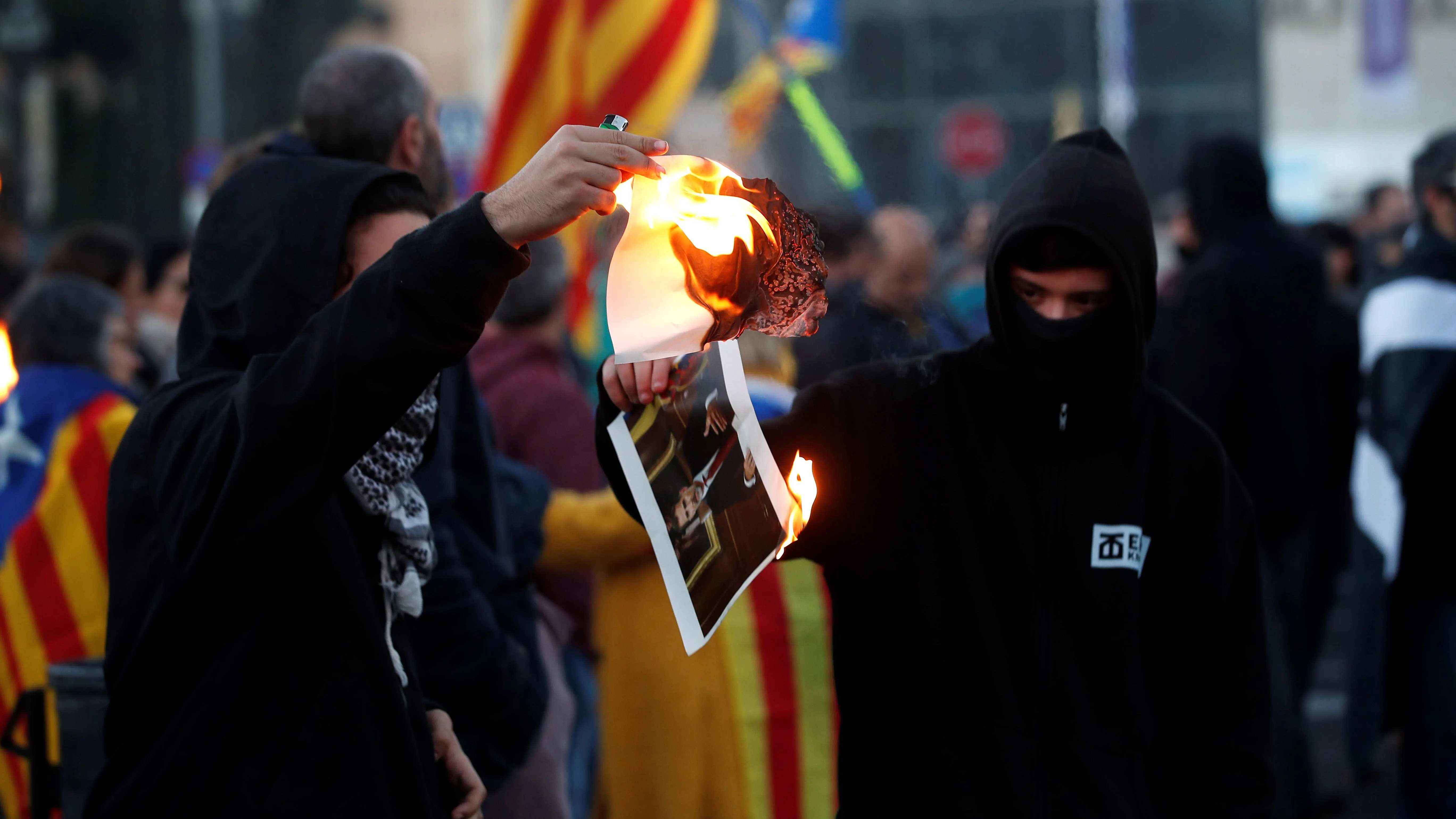 Un momento de la manifestación convocada por los Comités de Defensa de la República en protesta por la visita del rey Felipe VI 