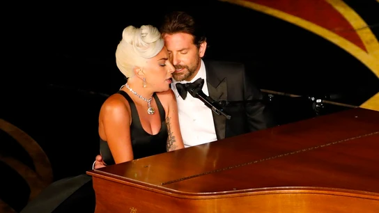 Lady Gaga y Bradley Cooper actuando en los Oscar 2019 Lady Gaga y Bradley Cooper actuando en los Oscar 2019