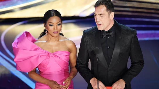 Angela Bassett y Javier Bardem en los Oscar 2019 Angela Bassett y Javier Bardem en los Oscar 2019