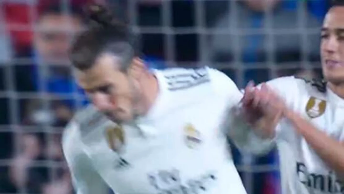 El gesto de Bale apartando a Lucas Vázquez El gesto de Bale apartando a Lucas Vázquez