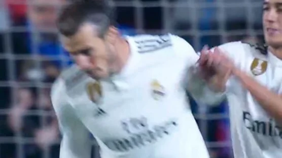 El gesto de Bale apartando a Lucas Vázquez