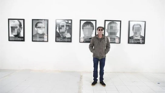Los 'presos políticos' de Santiago Sierra vuelven a ARCO Los 'presos políticos' de Santiago Sierra vuelven a ARCO
