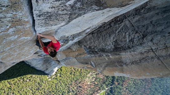 Alex Honnold ascendiendo El Capitán Alex Honnold ascendiendo El Capitán