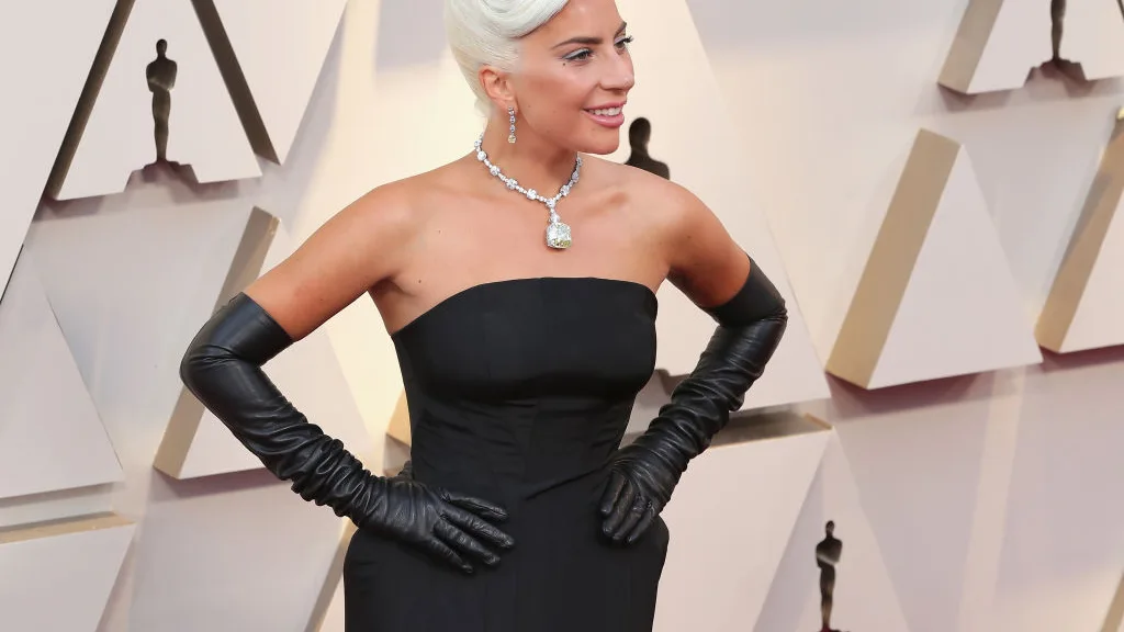 Lady Gaga, espectacular a su llegada a los Oscar 2019