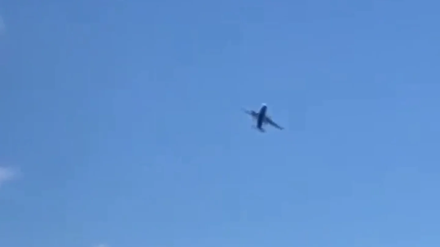 Un avión se zarandea 90º a ambos lados mientras intenta aterrizar en Gibraltar Un avión se zarandea 90º a ambos lados mientras intenta aterrizar en Gibraltar