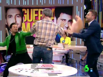 Frank Blanco y Bustamante, a tortazos en Zapeando: "David se te ha ido de las manos" Frank Blanco y Bustamante, a tortazos en Zapeando: "David se te ha ido de las manos"