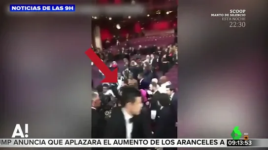 Así fue la caída de Rami Malek al recibir el Oscar al Mejor Actor por Bohemian Rhapsody que no se vio en televisión caidaAsí fue la caída de Rami Malek al recibir el Oscar al Mejor Actor por Bohemian Rhapsody que no se vio en televisión