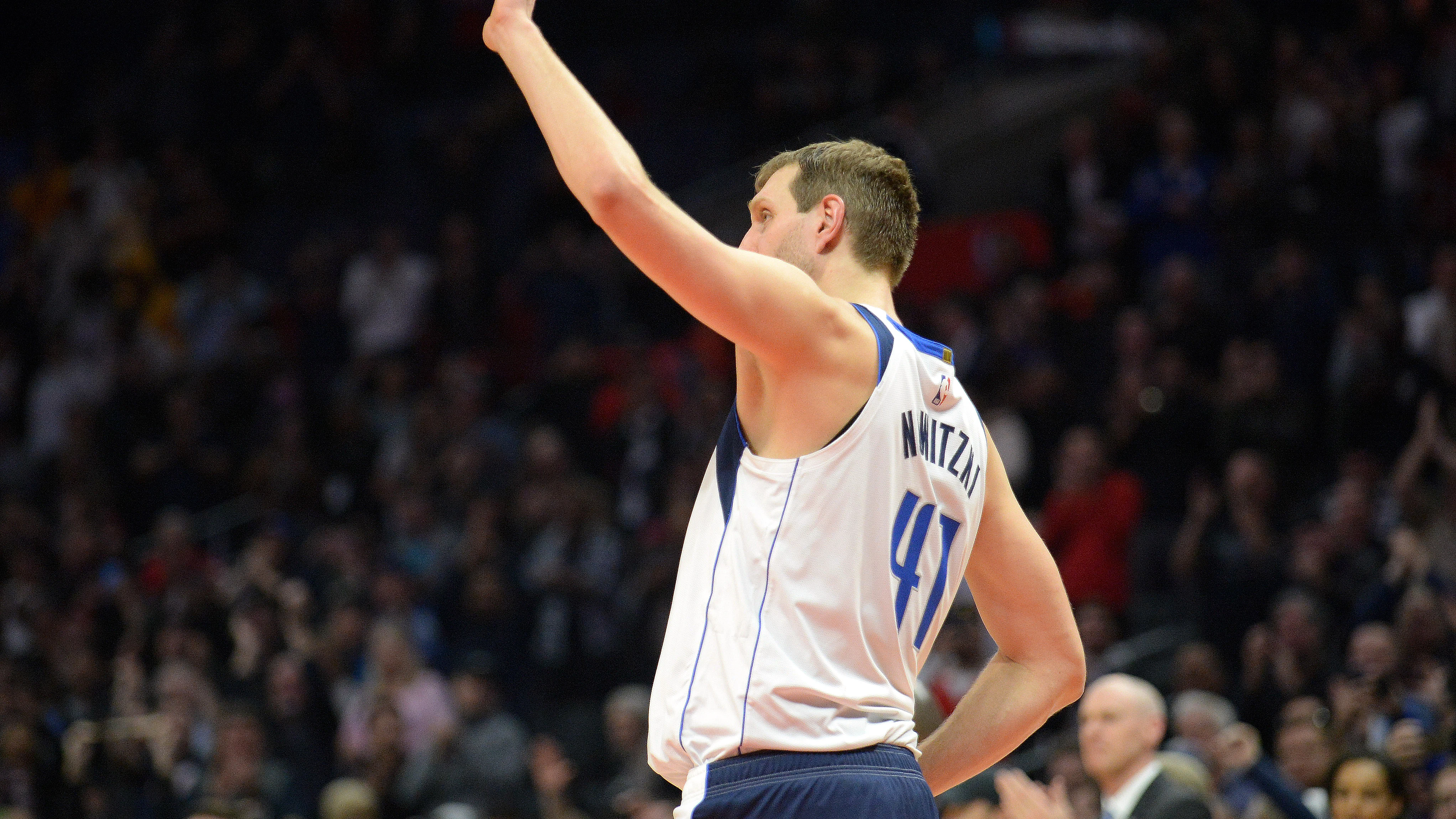 Dirk Nowitzki se despide del Staples Center Dirk Nowitzki se despide del Staples Center