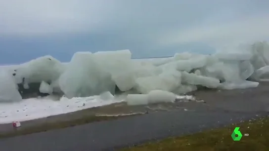 Marea de hielo en el río Niágara En la parte canadiense del río