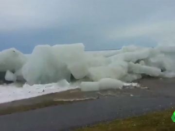 Marea de hielo en el río Niágara Marea de hielo en el río Niágara