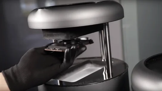 Asi es el moderno sistema que repara las pantallas de los móviles sin cambiar el panel original Asi es el moderno sistema que repara las pantallas de los móviles sin cambiar el panel original