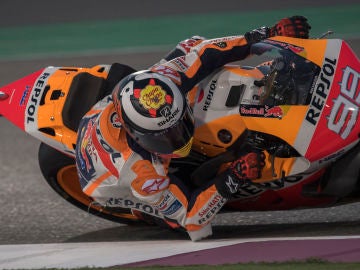 Jorge Lorenzo, subido en su Honda
