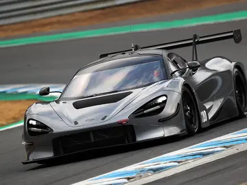 Álex Palou al volante del McLaren 720S GT3 Álex Palou al volante del McLaren 720S GT3