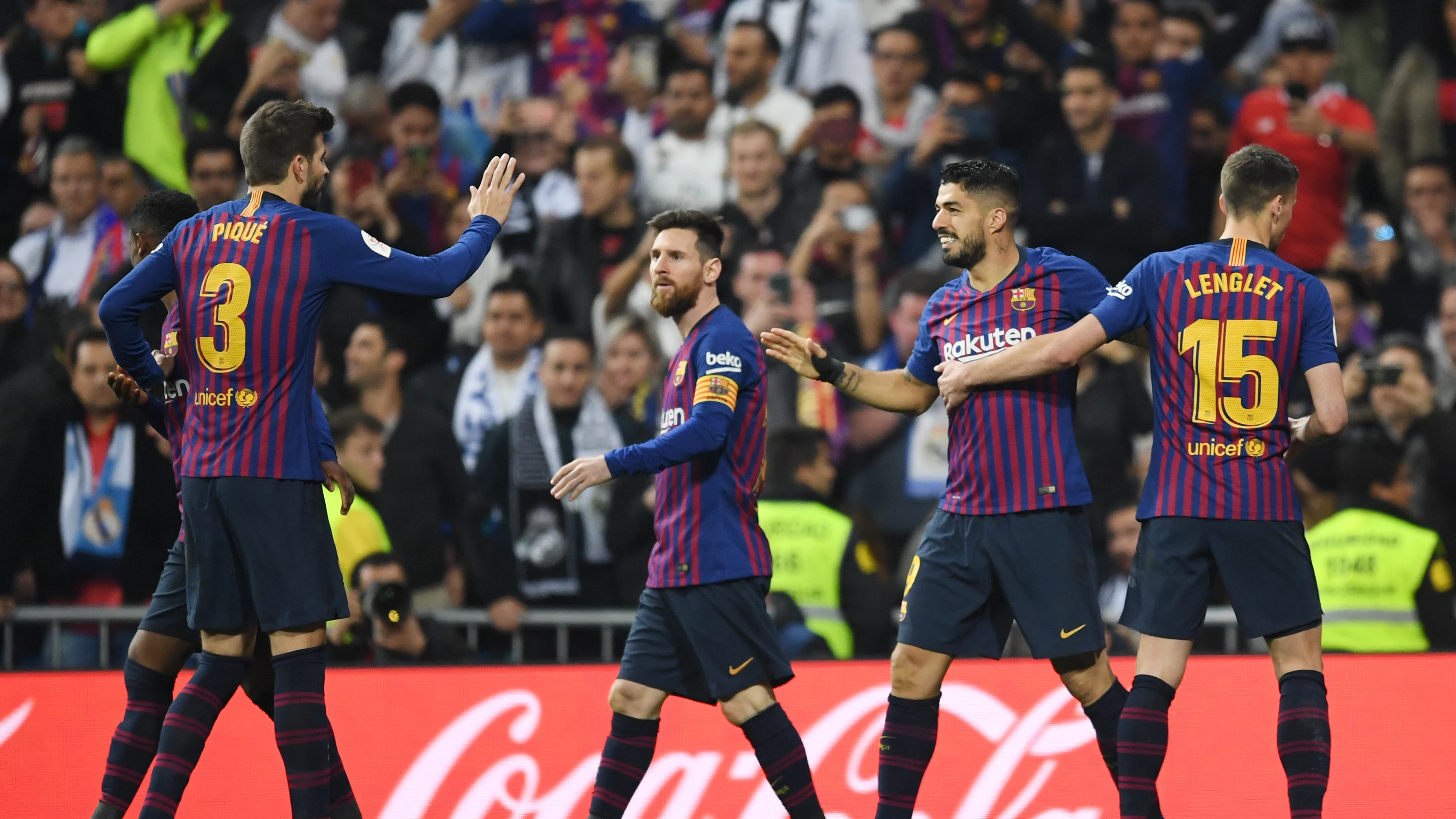 Luis Suárez celebra su gol con el Barcelona