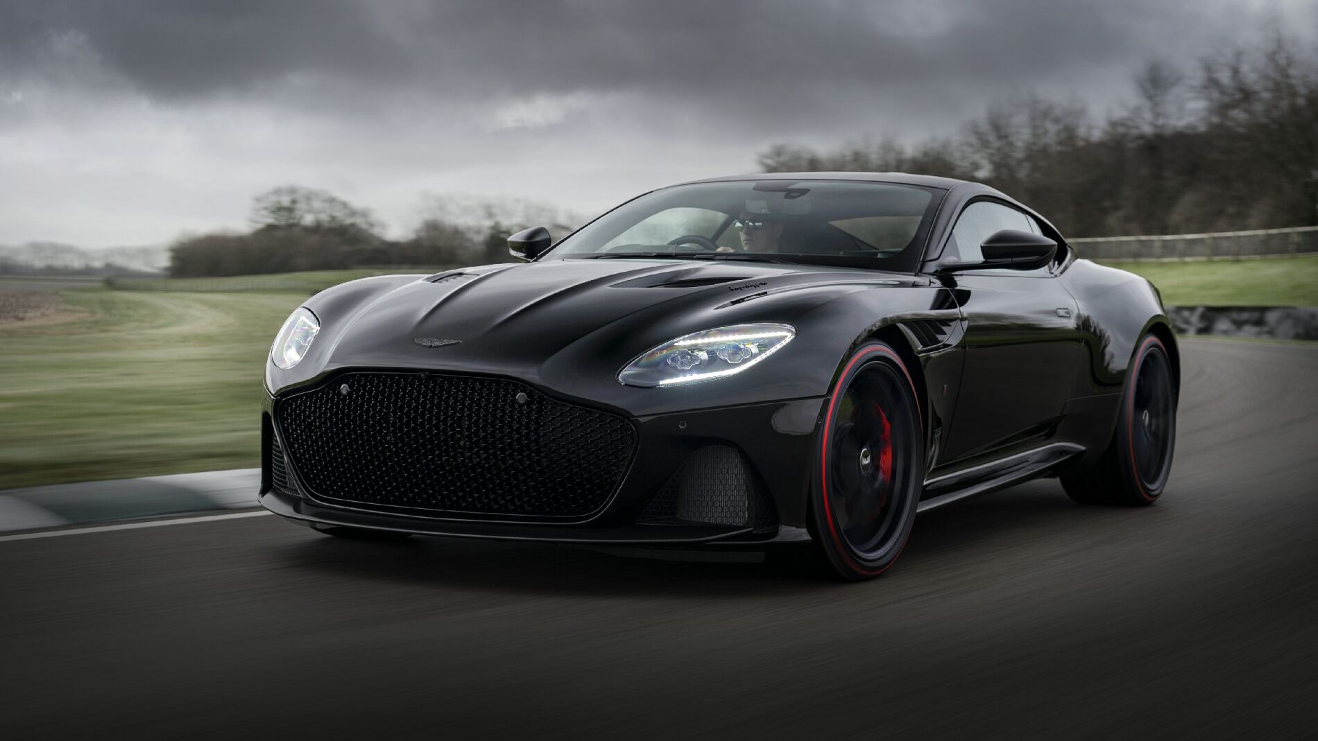 Aston Martin y TAG Heuer se unen para crear uno de los DBS Superleggera m&aacute;s bellos