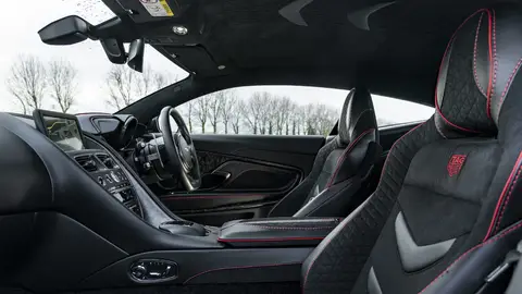 Aston Martin y TAG Heuer se unen para crear uno de los DBS Superleggera más bellos Aston Martin y TAG Heuer se unen para crear uno de los DBS Superleggera más bellos