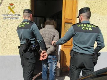 Imagen del detenido como presunto autor de delito de abuso sexual. Imagen del detenido como presunto autor de delito de abuso sexual.