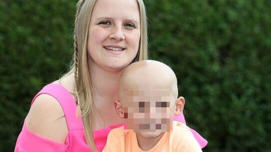 Stacey Worsley y su hijo Tobye