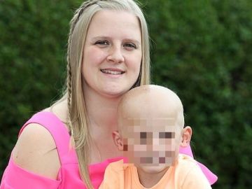 Stacey Worsley y su hijo Tobye Stacey Worsley y su hijo Tobye