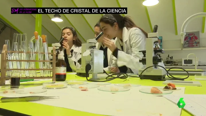 MUJERES Y CIENCIA