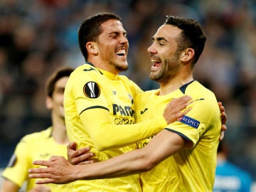 Iborra y Fornals celebran uno de los goles del Villarreal ante el Zenit Iborra y Fornals celebran uno de los goles del Villarreal ante el Zenit