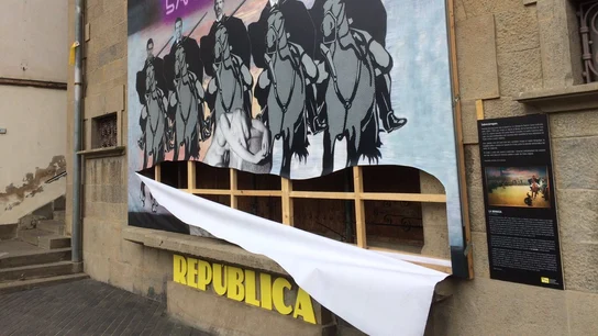 El mural de Olot parcialmente destrozado El mural de Olot parcialmente destrozado