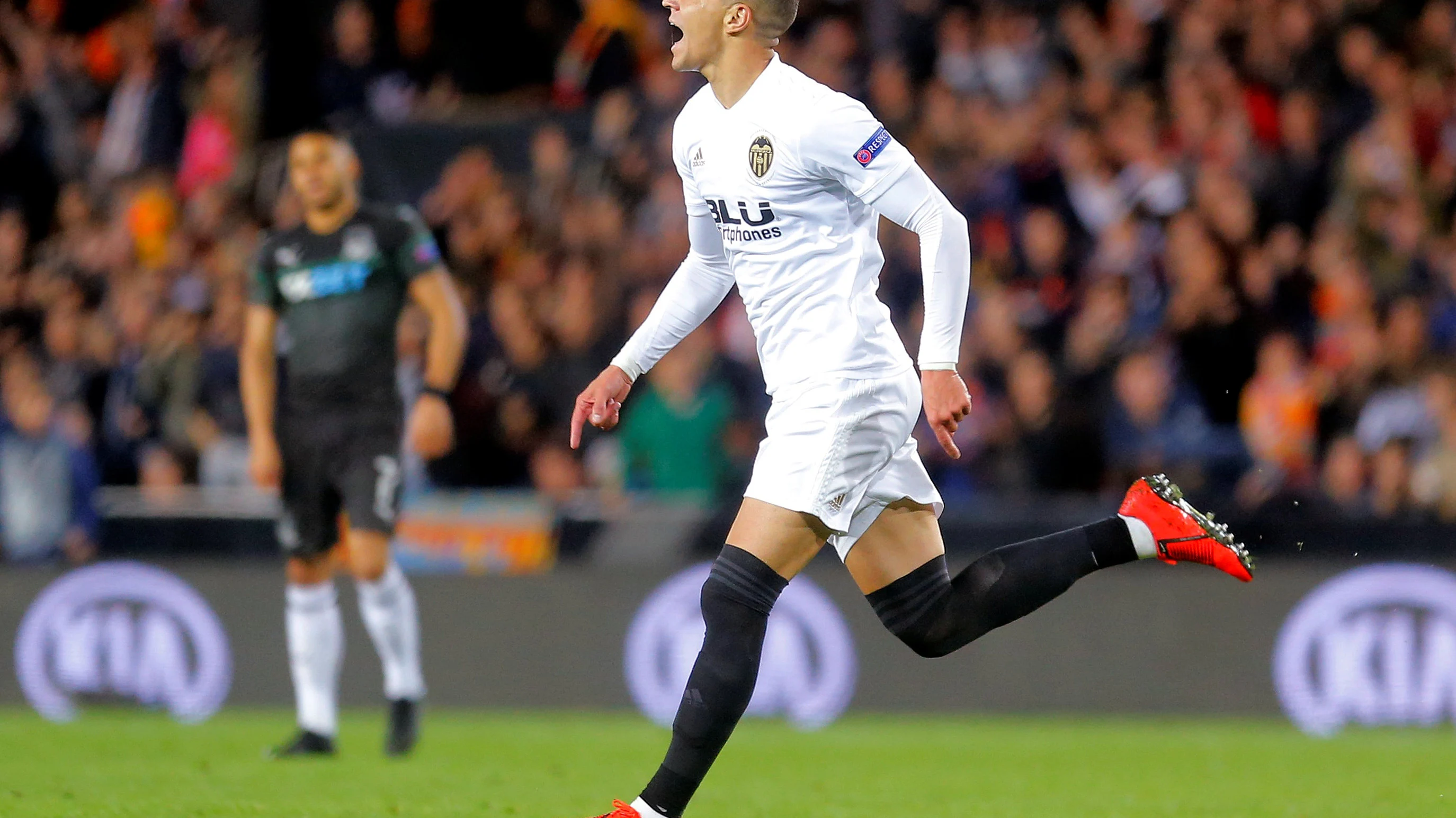 Rodrigo celebra uno de sus goles contra el Krasnodar