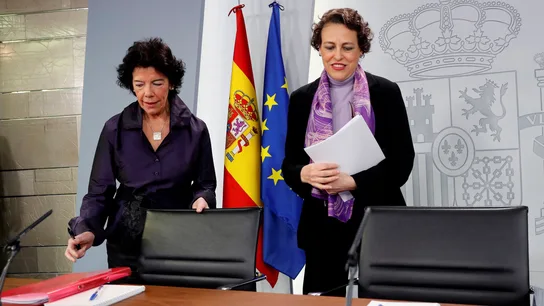 La portavoz del Gobierno, Isabel Celaá, y la ministra de Trabajo, Magdalena Valerio La portavoz del Gobierno, Isabel Celaá, y la ministra de Trabajo, Magdalena Valerio