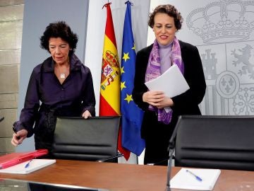 La portavoz del Gobierno, Isabel Celaá, y la ministra de Trabajo, Magdalena Valerio La portavoz del Gobierno, Isabel Celaá, y la ministra de Trabajo, Magdalena Valerio