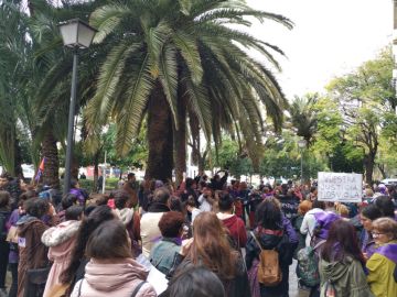 Manifestación a las puertas de los juzgados de Sevilla en el 8M Manifestación a las puertas de los juzgados de Sevilla en el 8M