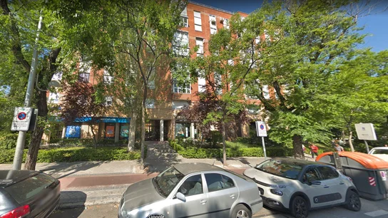 Vista del número 58 de la Avenida de la Institución Libre de Enseñanza, en Madrid, donde se ha cometido el asesinato Vista del número 58 de la Avenida de la Institución Libre de Enseñanza, en Madrid, donde se ha cometido el asesinato