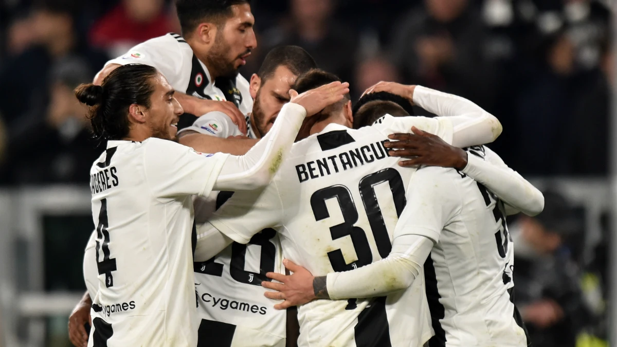 Los jugadores de la Juventus celebran un gol