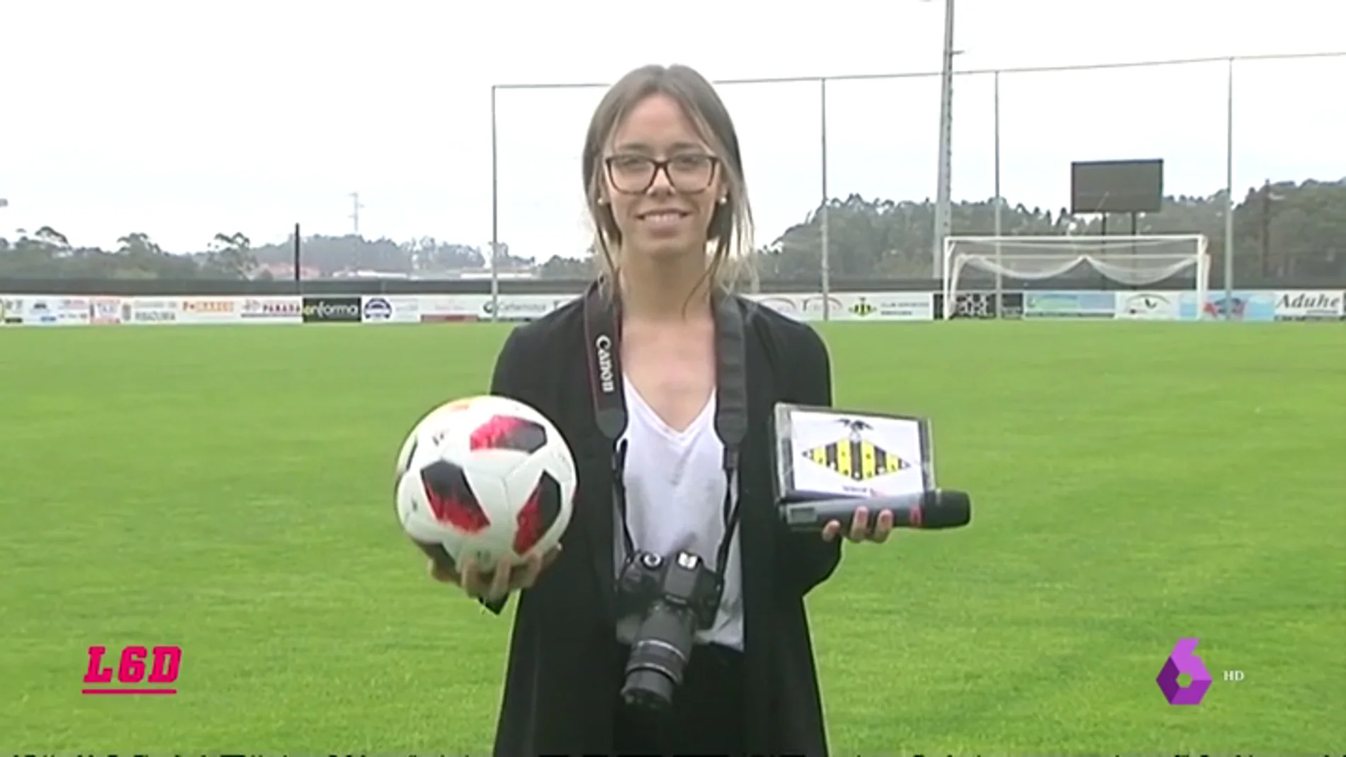 Cristina Serantes, la 'mujer orquesta' del fútbol gallego
