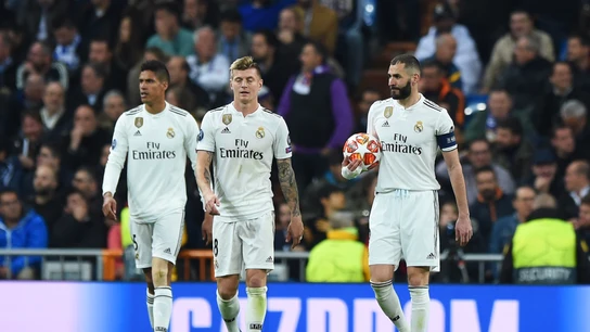 Los jugadores del Real Madrid, abatidos en el partido contra el Ajax Los jugadores del Real Madrid, abatidos en el partido contra el Ajax