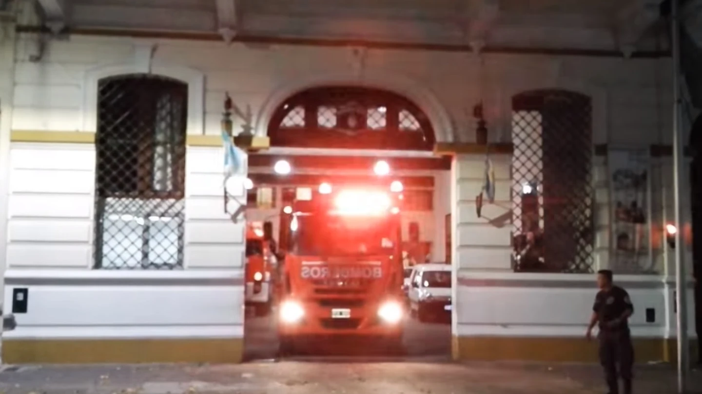 Imagen de un camión de bomberos de Argentina Imagen de un camión de bomberos de Argentina