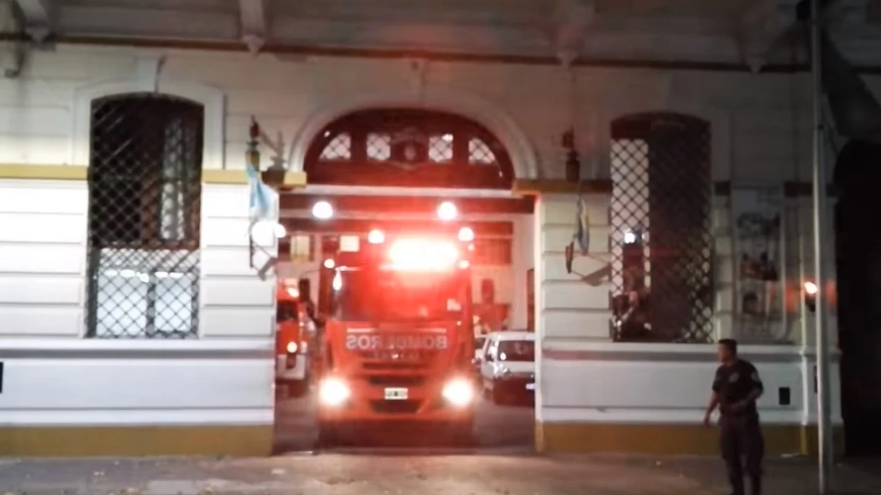 Imagen de un camión de bomberos de Argentina Imagen de un camión de bomberos de Argentina