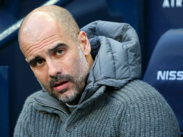 Guardiola, en el banquillo del Manchester City Guardiola, en el banquillo del Manchester City