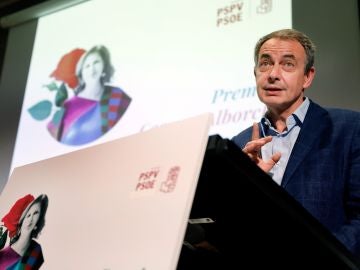 José Luis Rodríguez Zapatero, durante un acto homenaje a Carmen Alborch en Valencia. José Luis Rodríguez Zapatero, durante un acto homenaje a Carmen Alborch en Valencia.